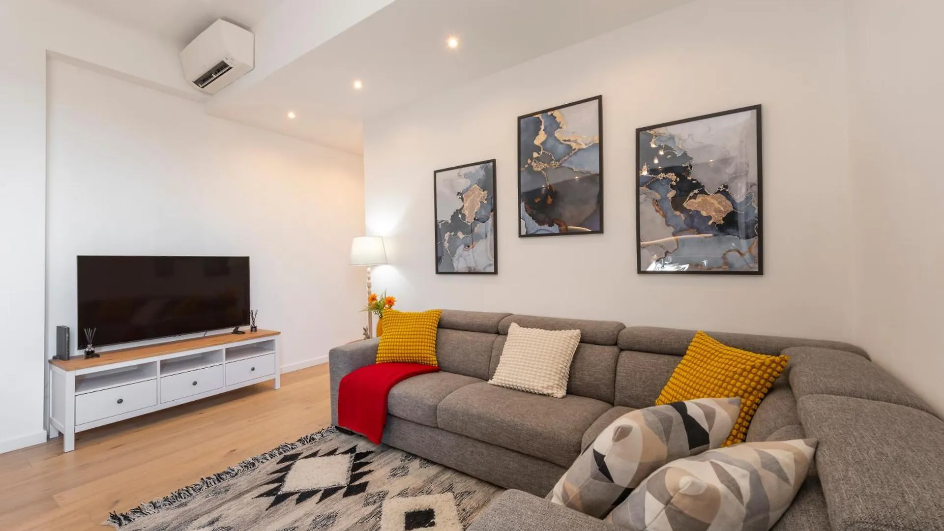Milan Central Luxury Apartment 0*,